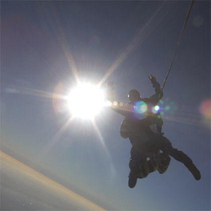 прыжок с парашютом к Солнцу