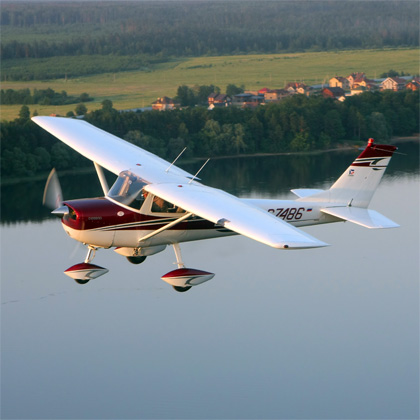 Cessna-150 в полёте